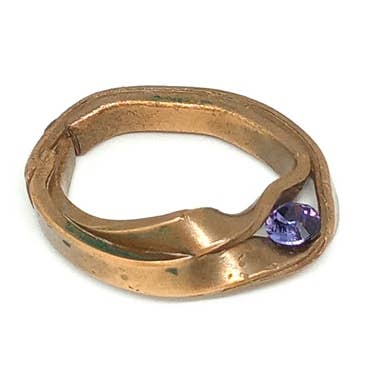 Violetter Messingring mit Spitze für den Großhandel von Thomas Ayers Jewellery
