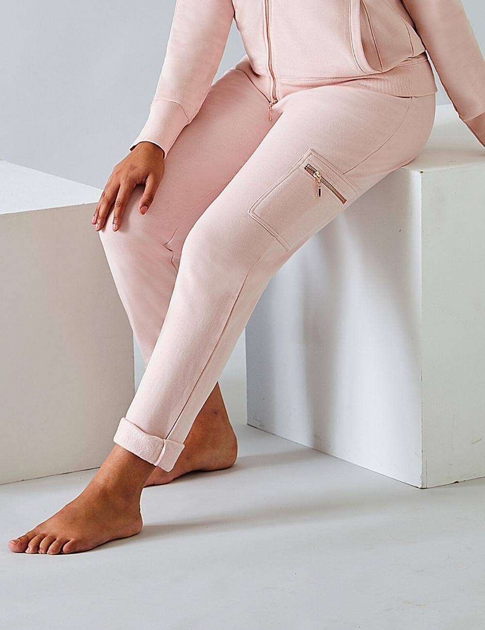 Doven – wholesale Athletic sweatpants/jogging bottoms – Women's – Helvi Combat Joggers - Blush
