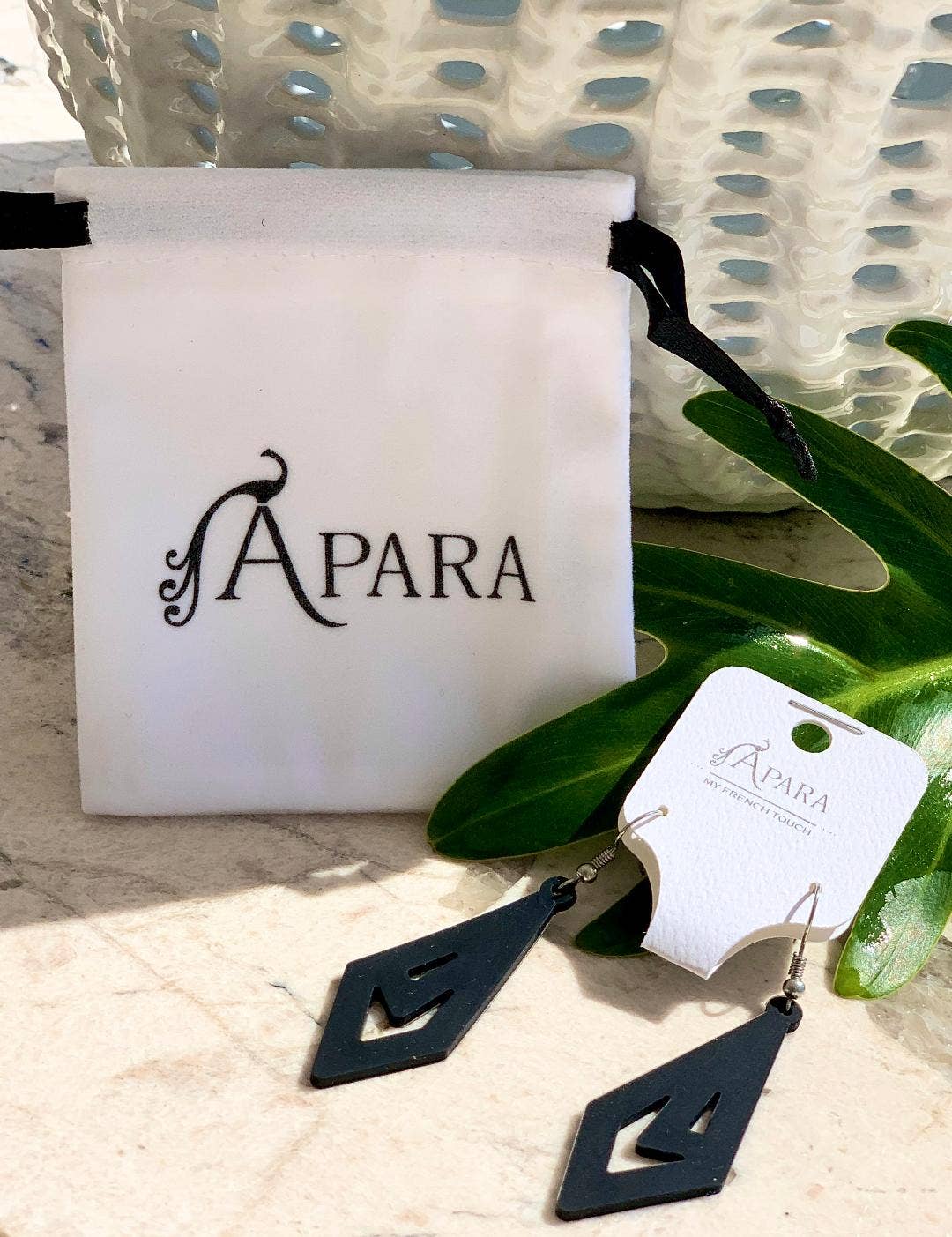 APARA Jewelry – wholesale Hängande örhängen – Trendiga örhängen15