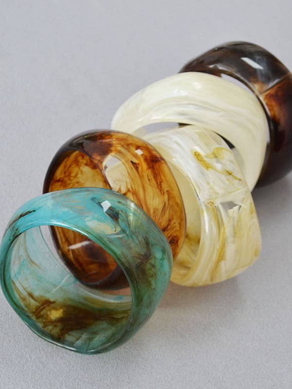 Vintage oregelbundet bläckmarmorerat manschettarmband DP25D724 för wholesale av Dipped Shop