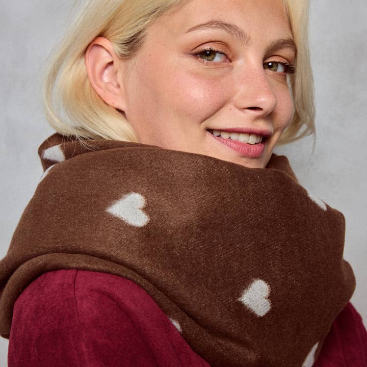 BYREN | ÉLINE L'ATELIER - Wholesale Scarf - Women's - Wool scarf with heart pattern FL203DF4