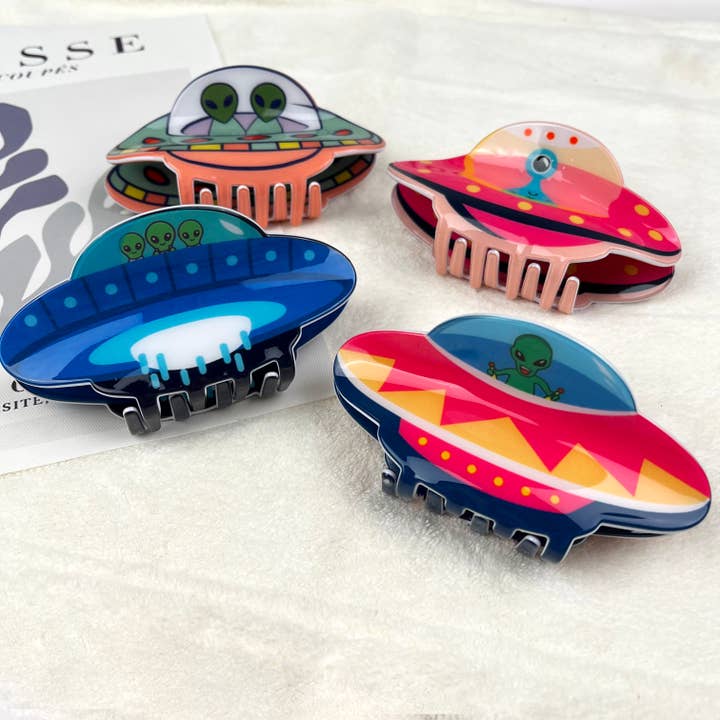 mildstyles - Wholesale Hair Clip - Women's - UFO Cartoon anime alien spaceship hair claw clip1