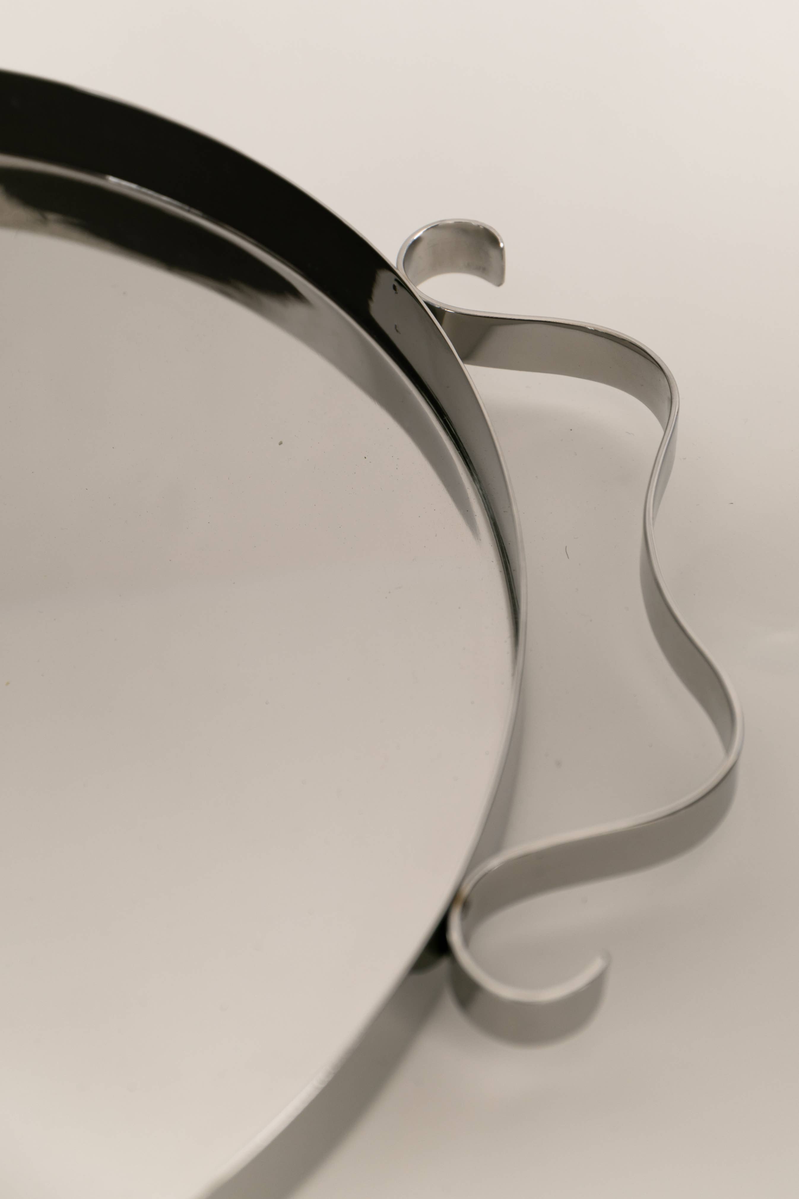 Sophie Lou Jacobsen - Venta al por mayor Bandeja de servir - Bandeja Squiggle de acero inoxidable pulido espejo1