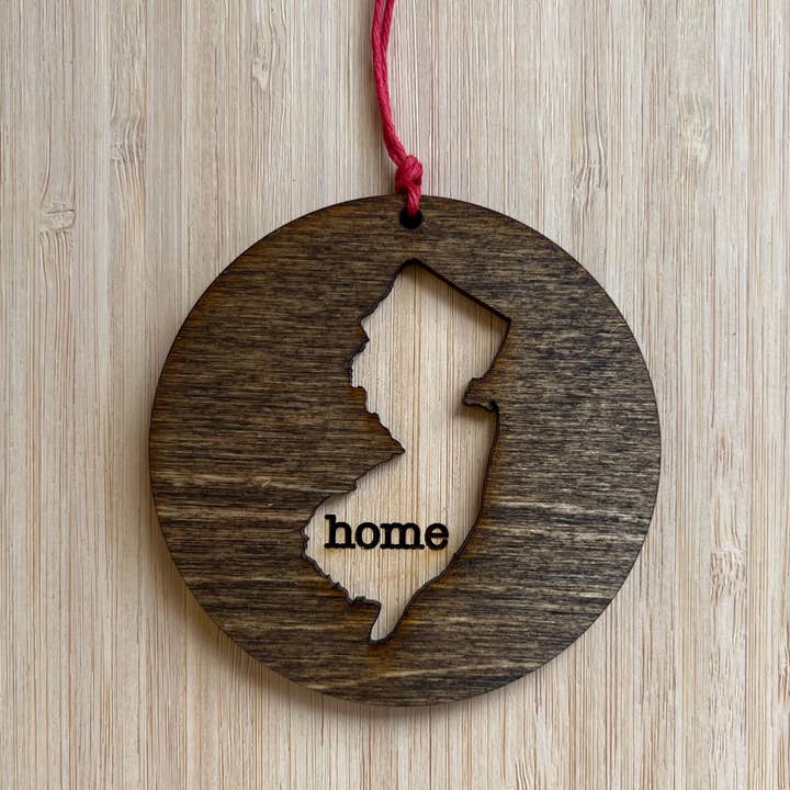 Décoration en bois du New Jersey (deux styles) pour la vente par Juniper & Spruce