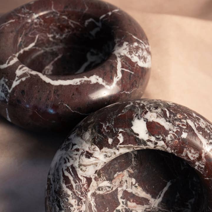 Skræddersyet Donut Skål - Rød Zebra - Marmor for engroshandel hos Marigold Market