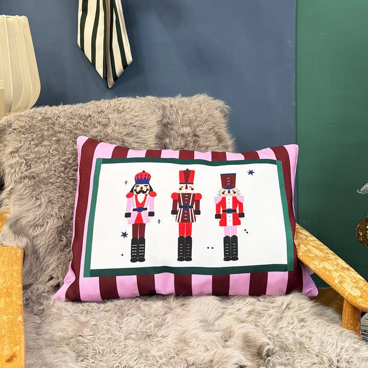 coopz - Wholesale Throw Pillow Cover - Christmas Cushion Cover - Nutcracker plum/rose0