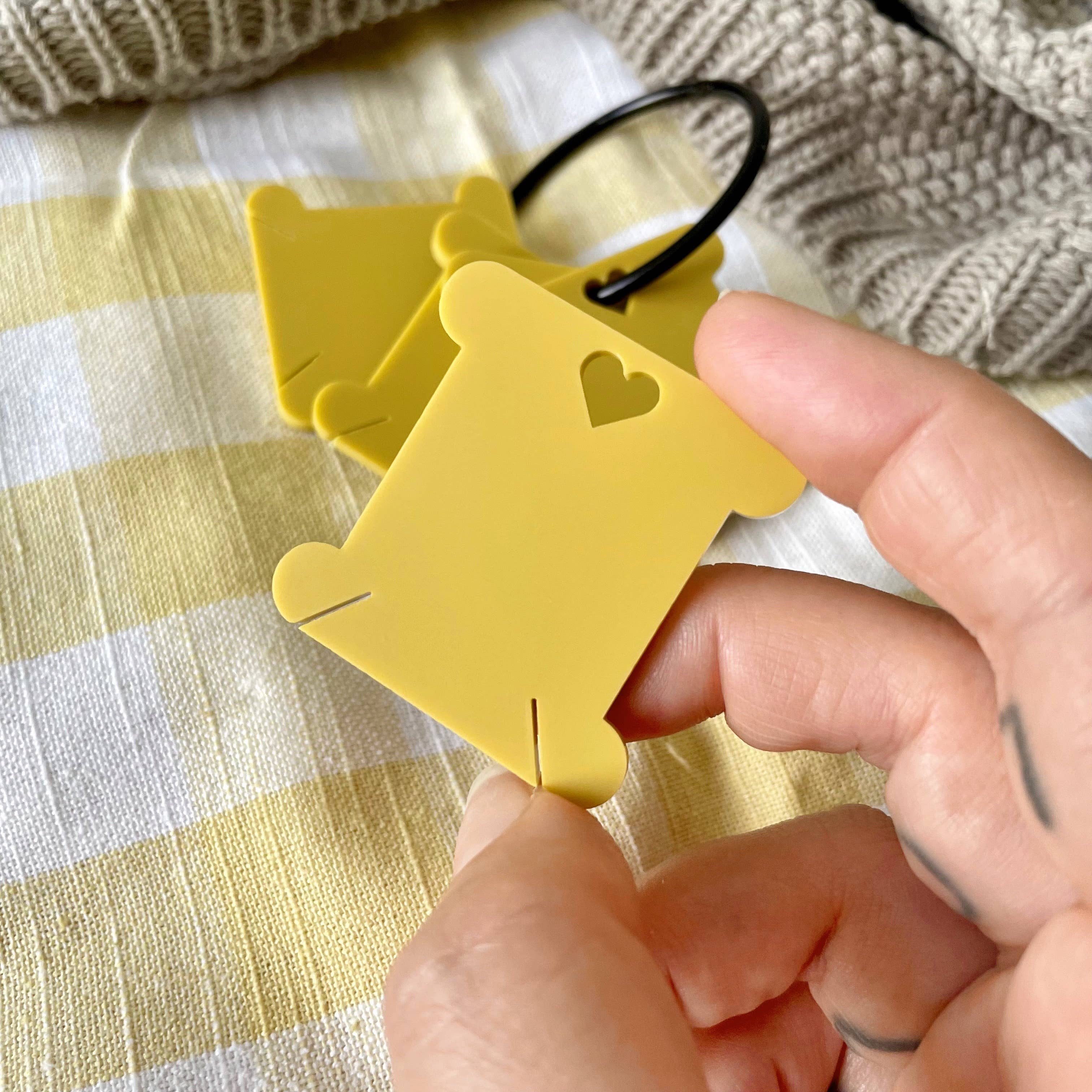 Kate Blandford – wholesale Embroidery/cross-stitch supplies – Acrylic bobbin set of 10 with cable ring3