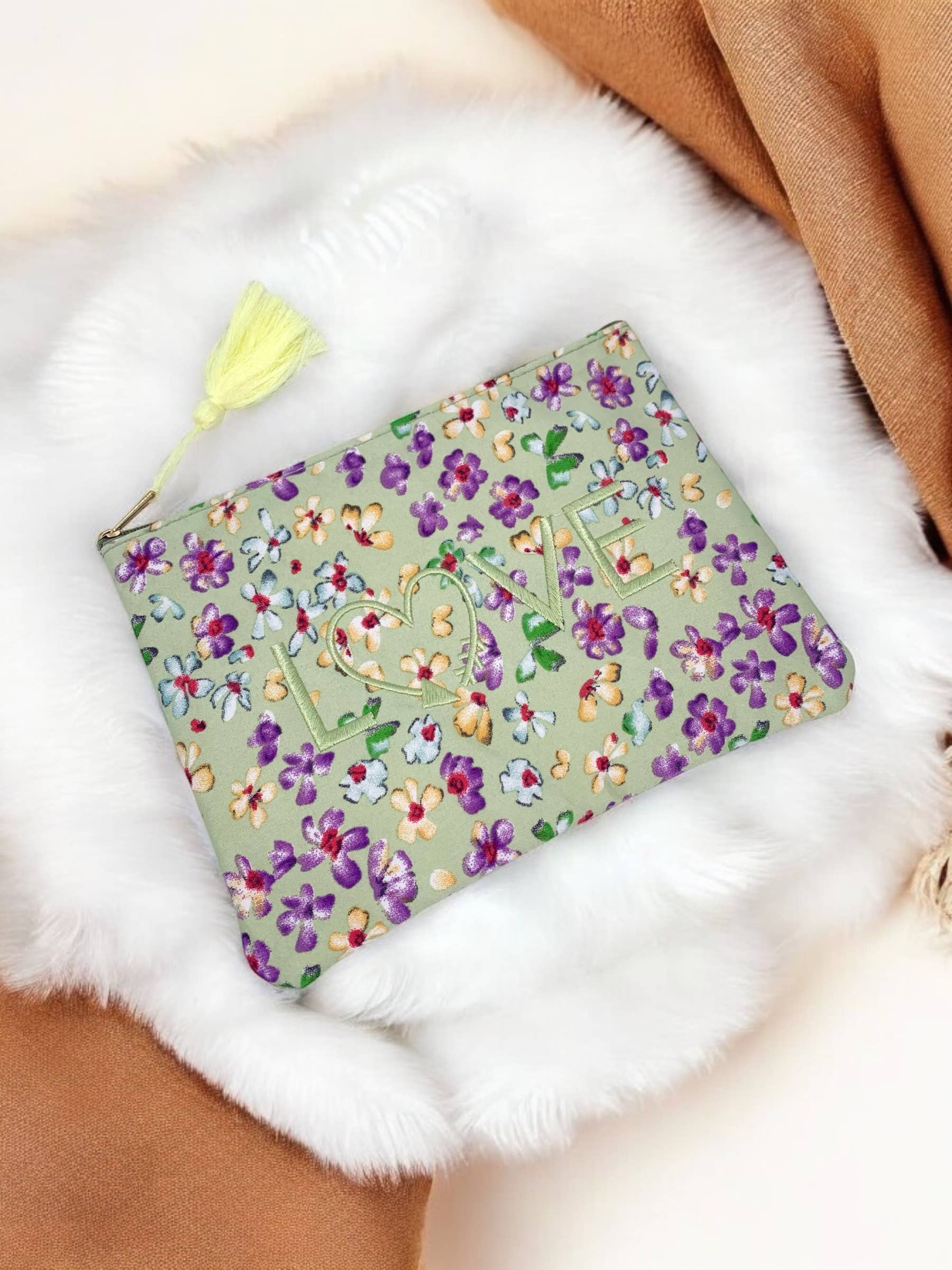 BYREN | ÉLINE L'ATELIER - Wholesale Toiletry Bag - Women's - Love flower makeup bag 20x15cm CY081