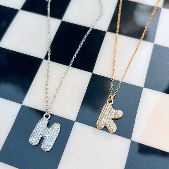 Collier Initiale Mini Pavé Bulle pour la vente par Kismet Showroom