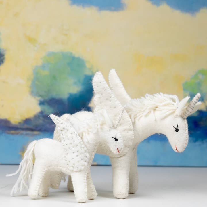 The Winding Road - Wholesale Decorative tabletop object - Toys - Unicorn - White - Large7