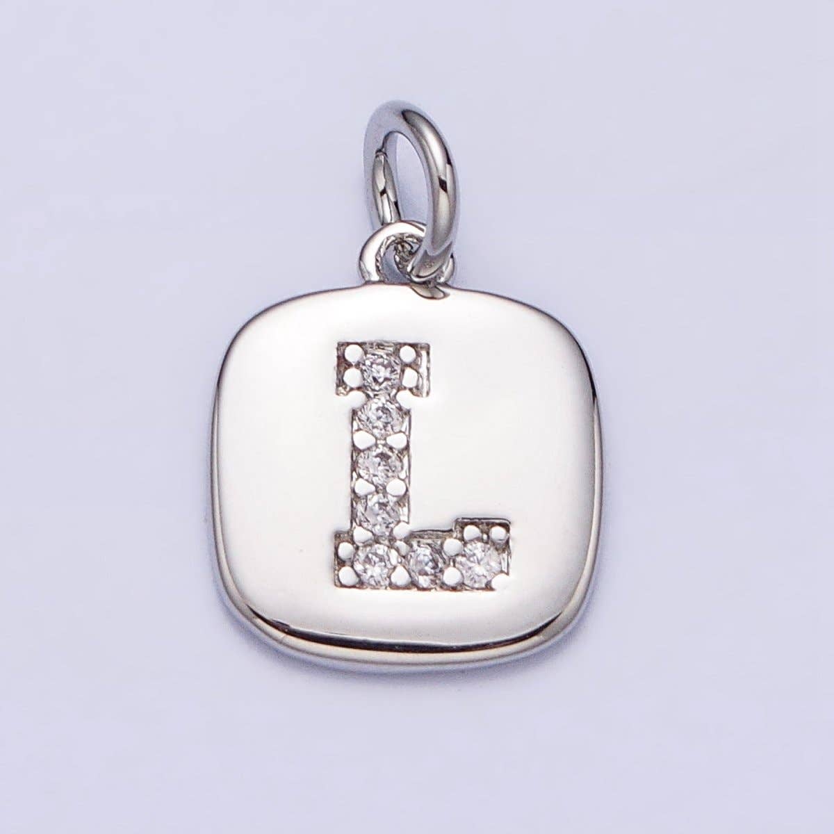 Aim Eternal - Vente Breloques/médailles personnalisées - Pendentif personnalisé avec initiale en pavé micro CZ carré argenté clair | A-266-A-27811