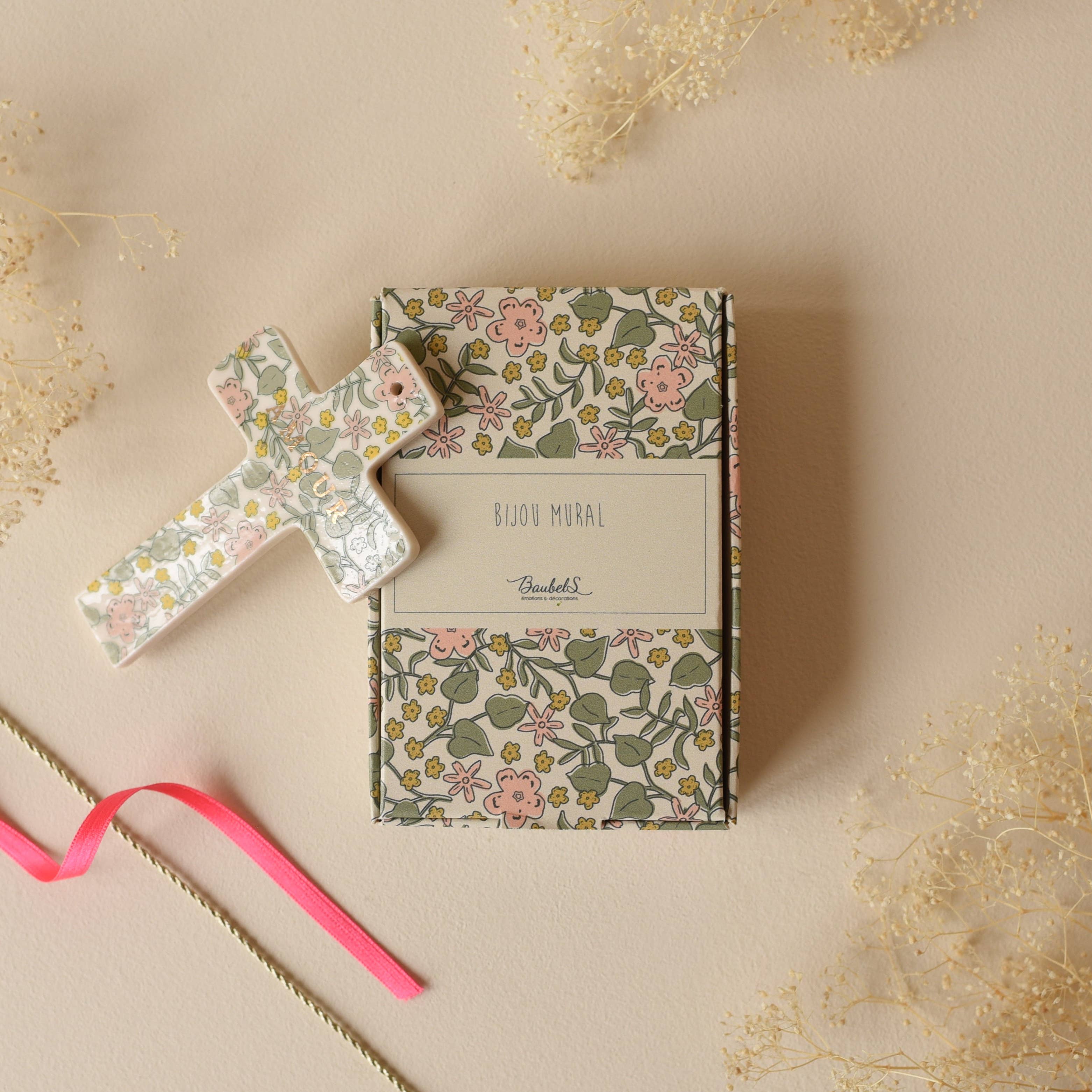 Baubels – wholesale Dimensionell/3D-väggkonst – Lily väggkors med blommönster4