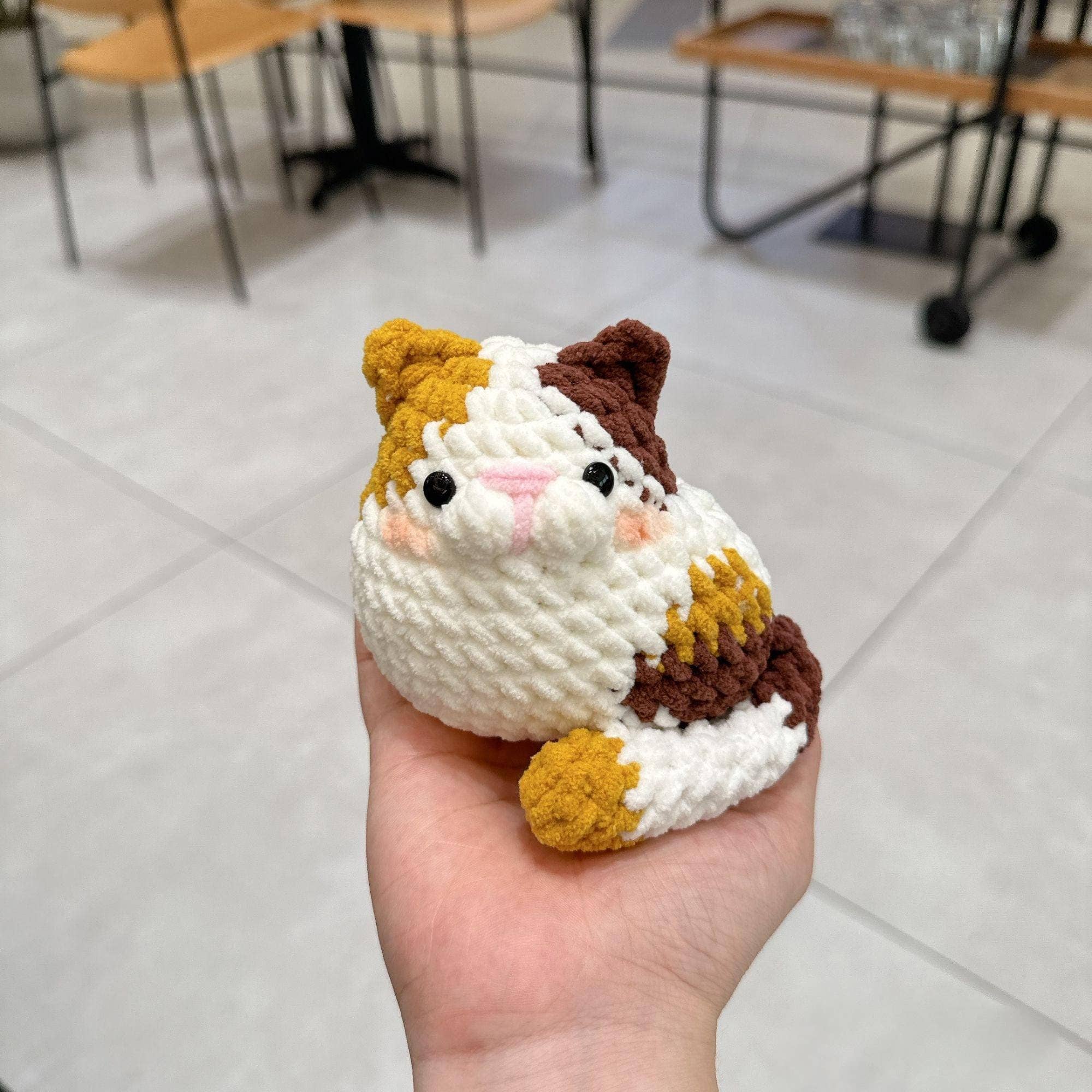 Anh2 LTD – Objeto de mesa decorativo por atacado – Gato de Crochê Fofo, Gato Amigurumi Pão, Adorável Gato Feito à Mão1