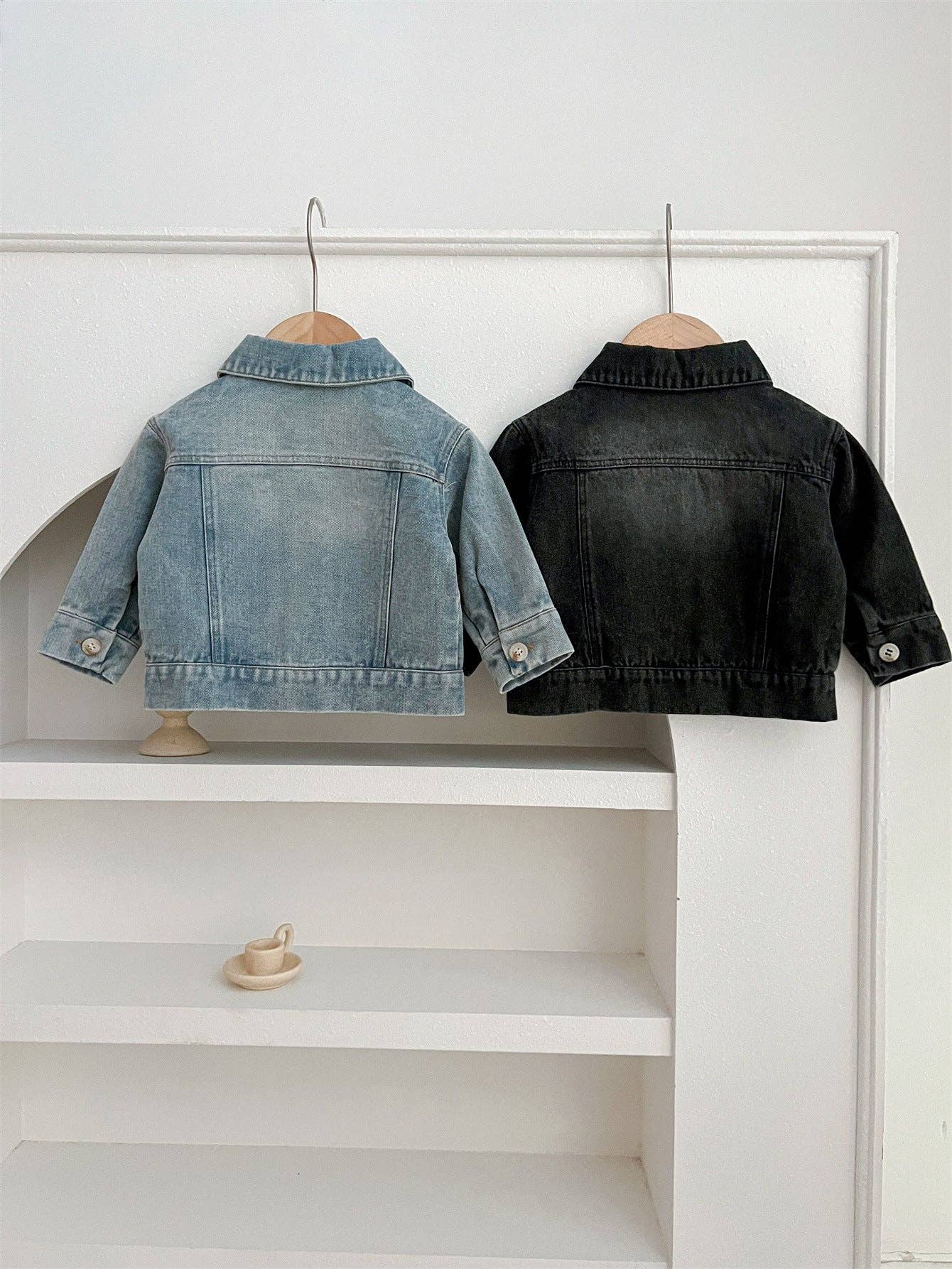 MyKids-USA® - Vente Veste en jean – enfant - Veste en jean bébé et enfant avec col revers et boutons sur le devant style délavé1