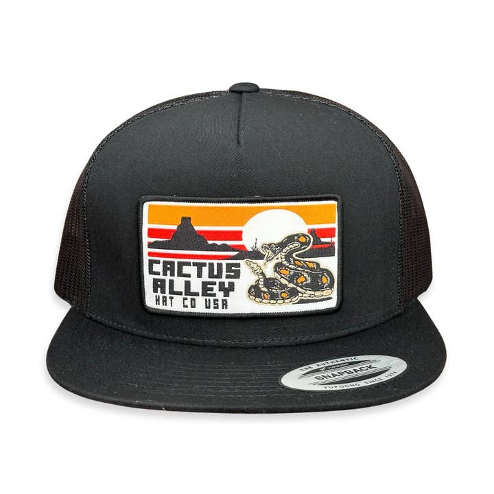 Rattlesnake 6006 Zwarte Mesh Snapback Pet voor wholesale door Cactus Alley Hat Co.