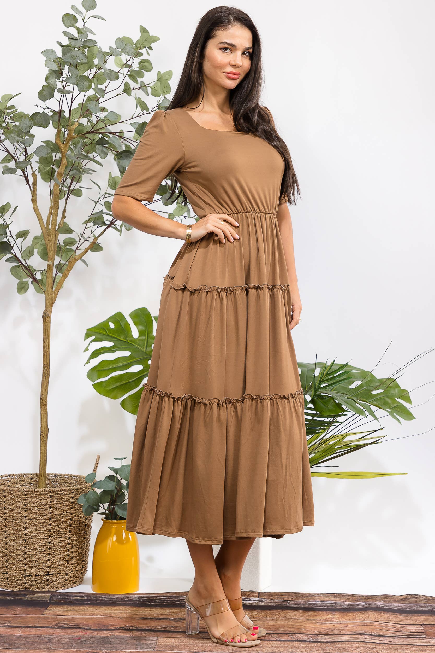 H&H Fashion Inc. – Großhandel Kleid – Damen – JR778X-S Plus Size Stufen-Midikleid mit quadratischem Ausschnitt15