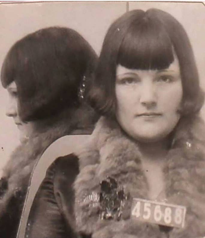 The 3 Sisters Design Co. - Wholesale Everyday Greeting Card - BIG HOUSE Greetings, Mavis was too hot to handle.0