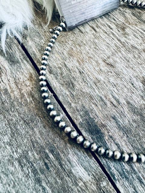 Wild Hancock Creations - Vente Collier ras-de-cou - Collier ras du cou perles Navajo 4 mm / Collier ras du cou Navajo / Collier ras du cou en argent sterling1