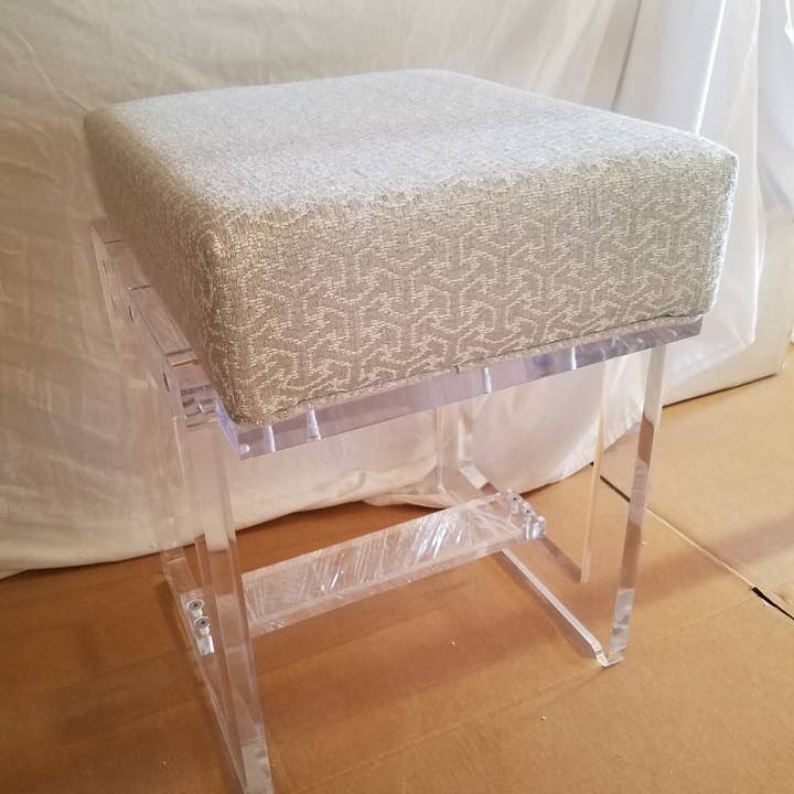 Plasticmart - Wholesale Stool - Acrylic Vanity Stool2