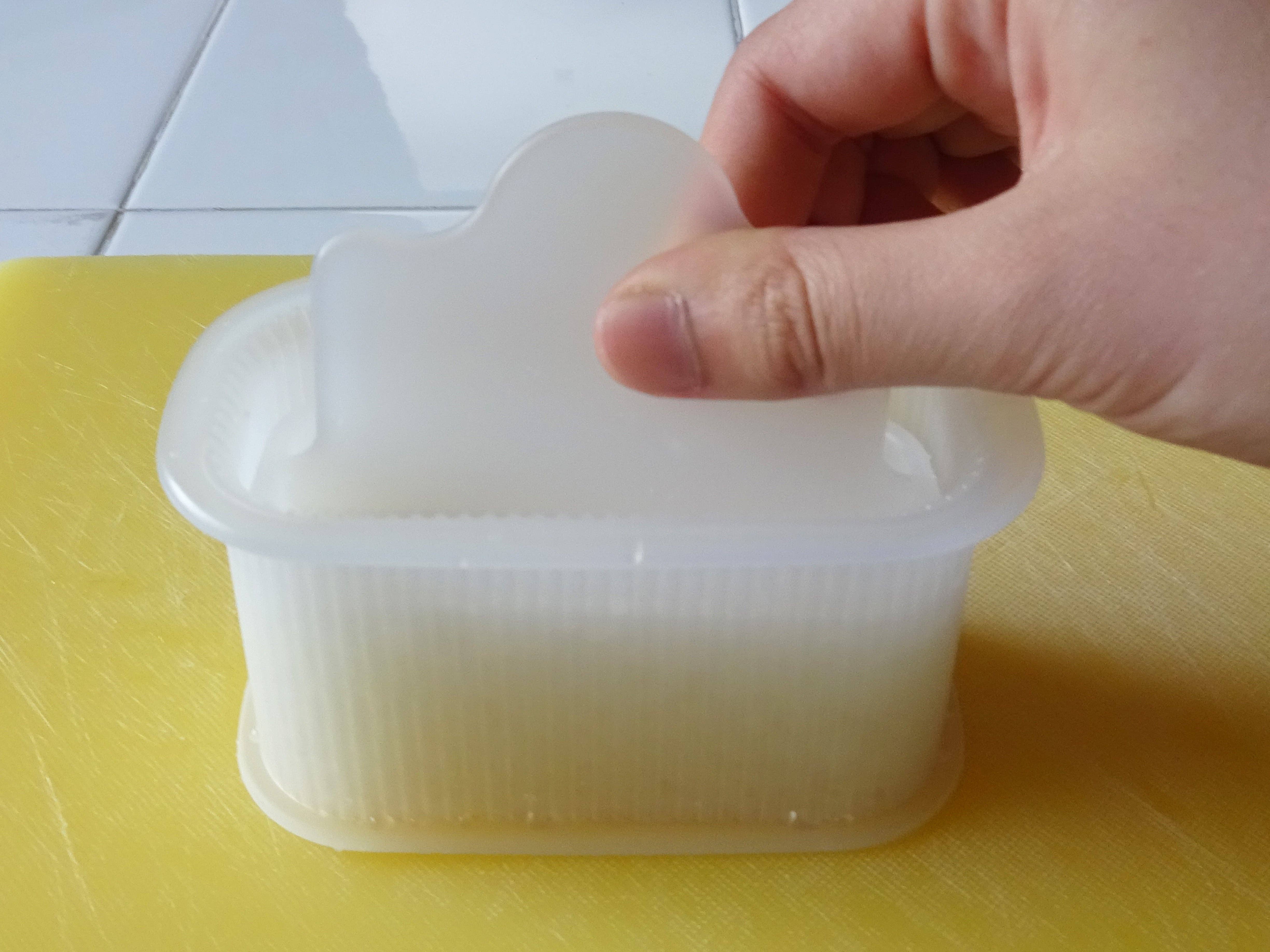 Urban Tokyo - Vente Ustensile/gadget de cuisine - Moule à musubi pour déjeuner en plastique 4,25"L x 2,5"W JP (10/120)1