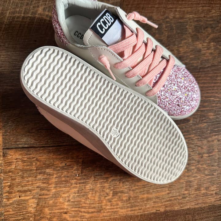 Torn and Trendy - Wholesale Lifestyle Sneakers - Kids - Gold Glitter Star Sneakers Pink Glitter Accent and Laces 1