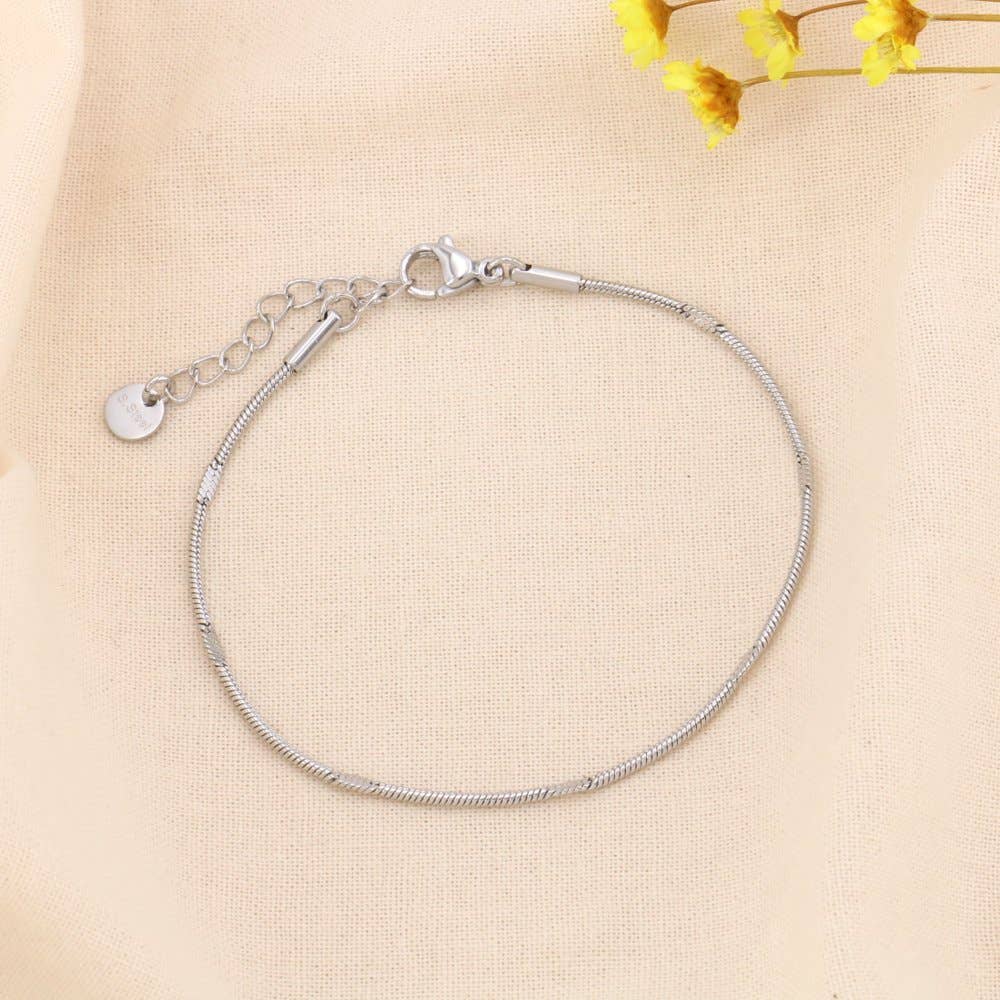 Lilas de Seine - Wholesale Link & Chain Bracelet - Snake chain bracelet 1mm round flat steel 0224107
