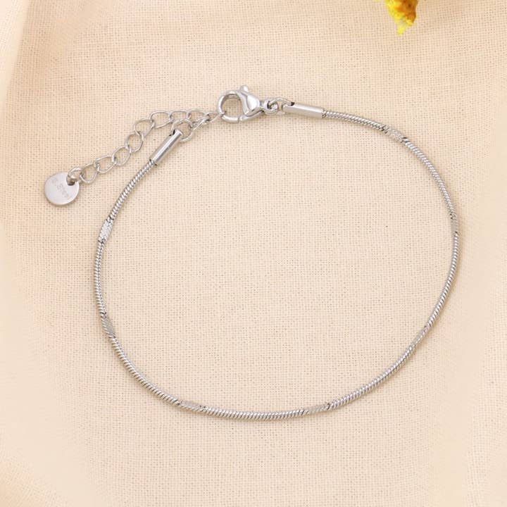 Lilas de Seine - Wholesale Link & Chain Bracelet - Snake chain bracelet 1mm round flat steel 02241070