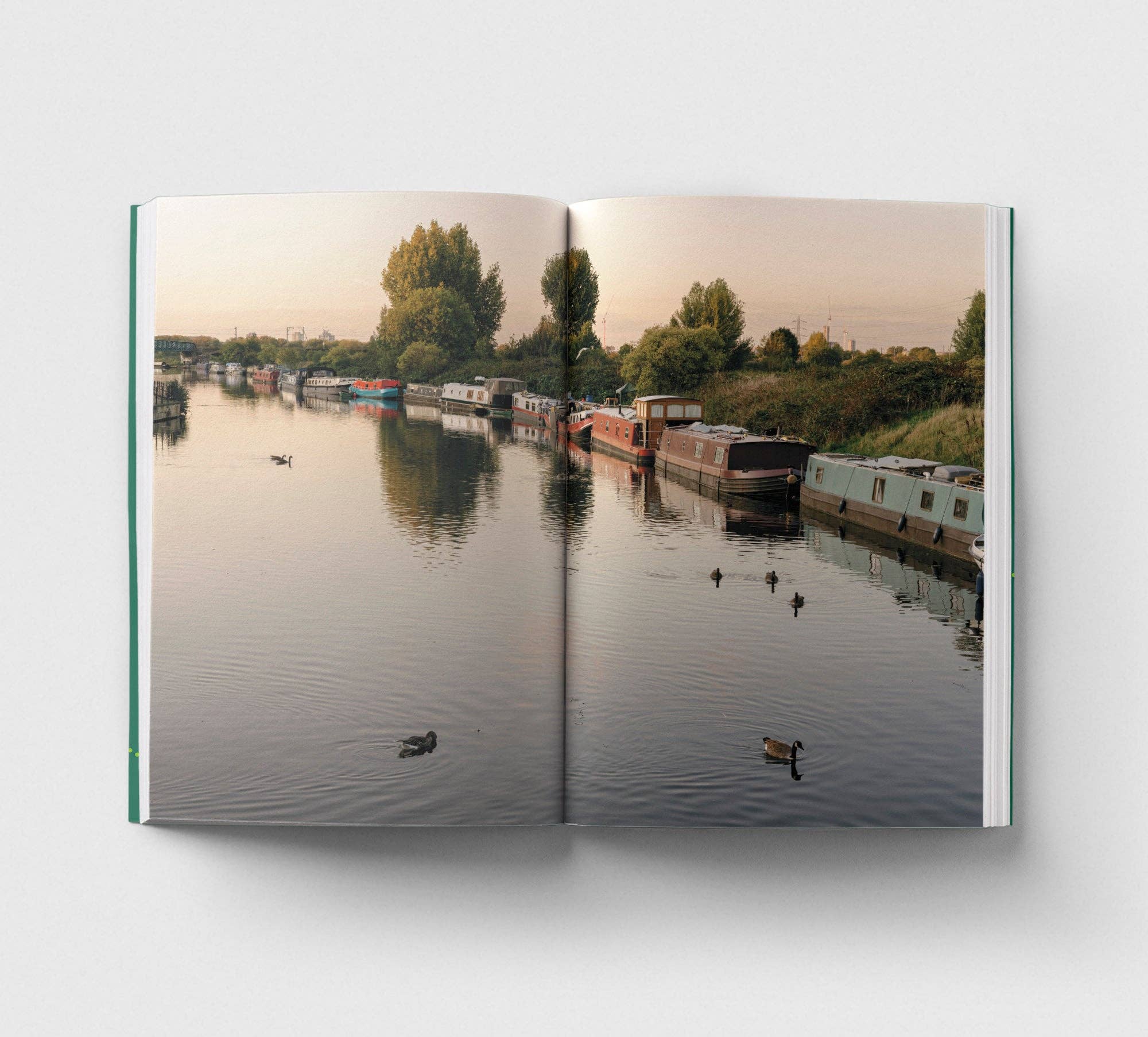 Hoxton Mini Press – wholesale Travel – An Opinionated Guide to London Walks2