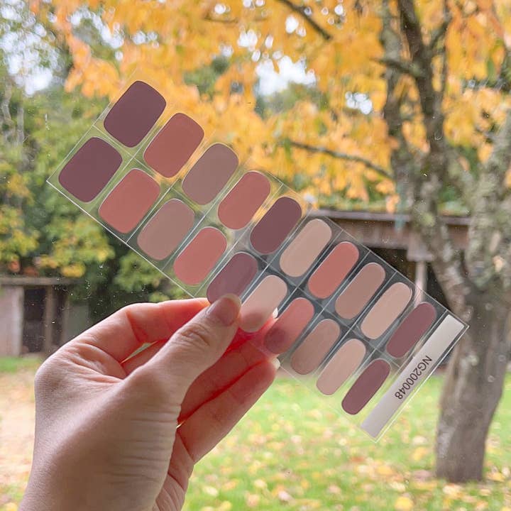 Kit d'autocollants pour ongles en gel semi-cuit Get Cosy pour la vente par By Me & Crew Pty Ltd