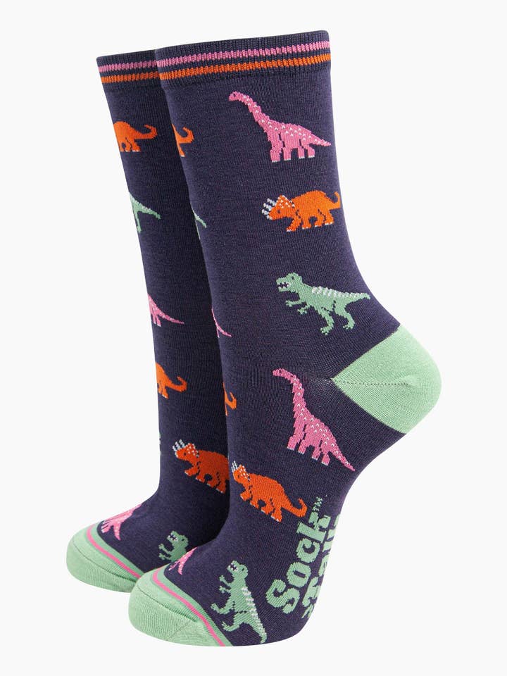 Kvinders Bambusstrømper - Marineblå/Flerfarvet, Dinosaurer for engroshandel hos Sock Talk