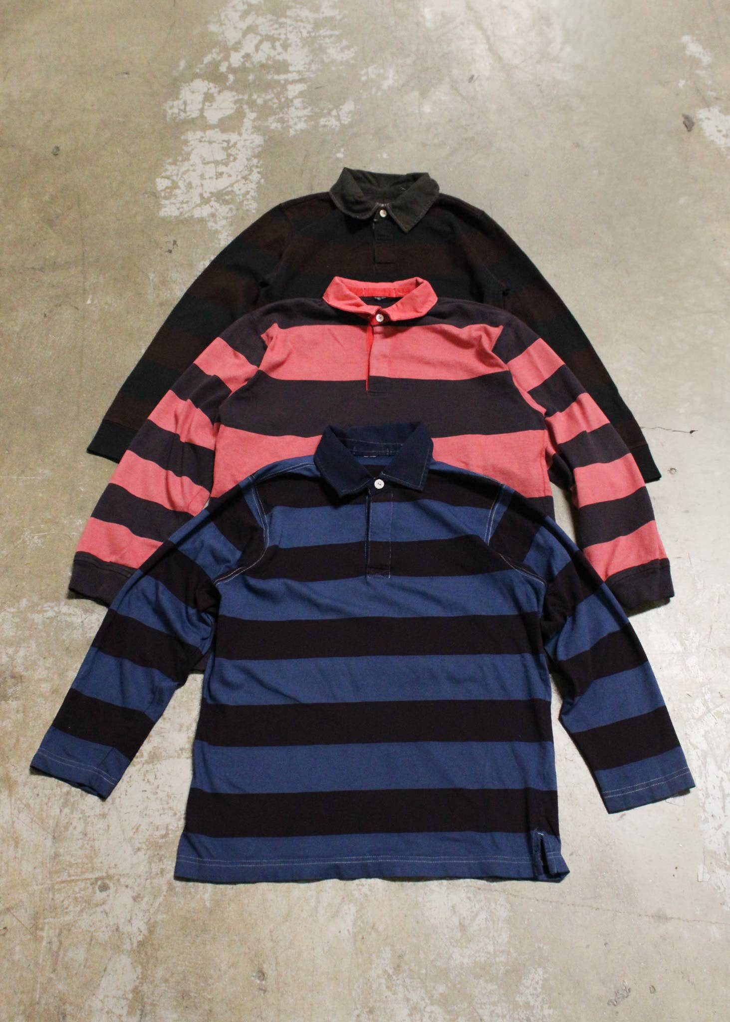 American Recycled Clothing - Wholesale T-shirt - Uniseks - Overgeverfde Gestreepte Aansluitende Rugbyshirt Bundel1