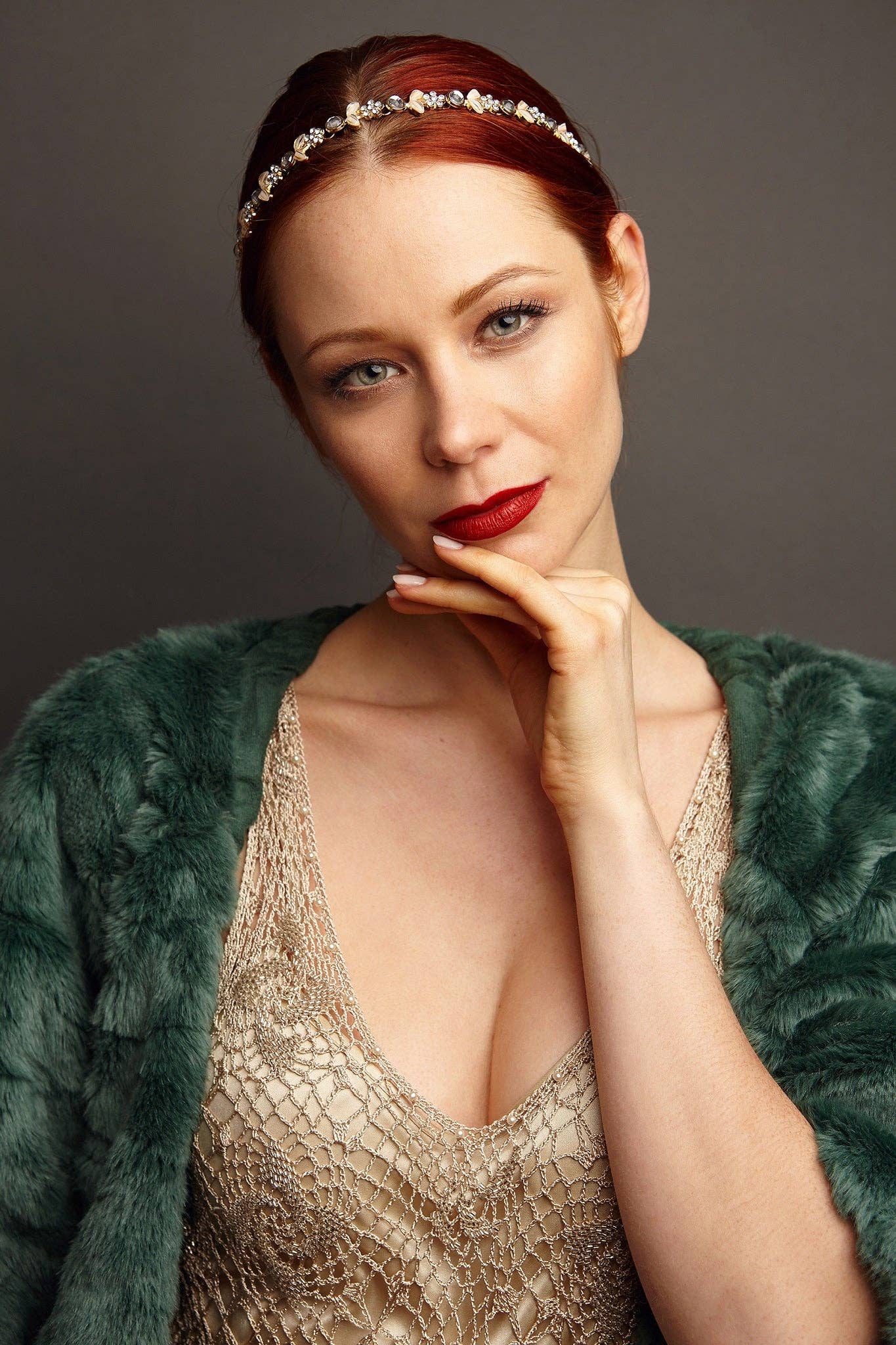 QueenMee Accessories - Wholesale Fashion Headband - Women's - Chain Headband with Diamante Flowers4