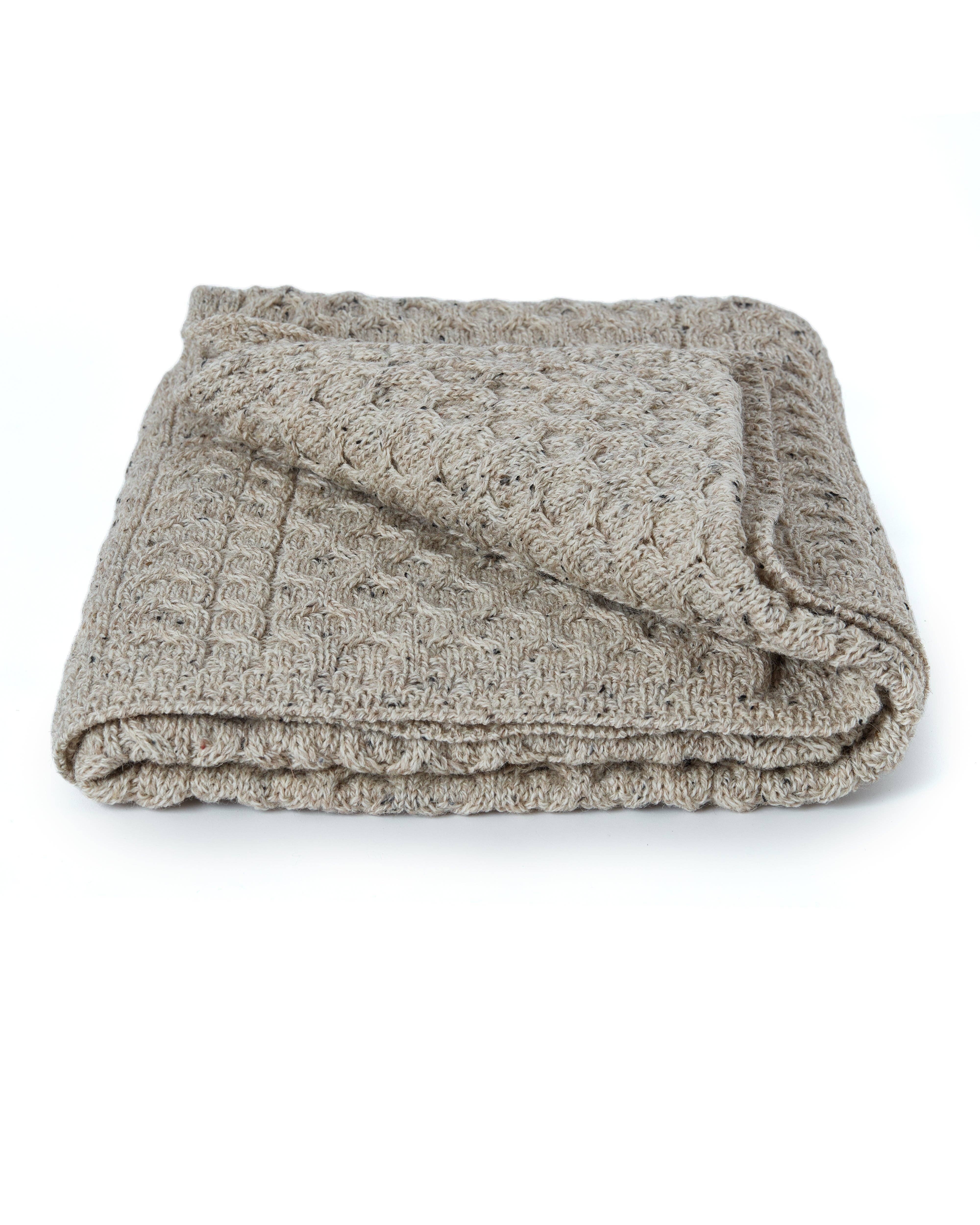 Aran Woollen Mills - Wholesale Throw Blanket - Bertra Aran Classic Wool Blanket -  Flecked Oat3