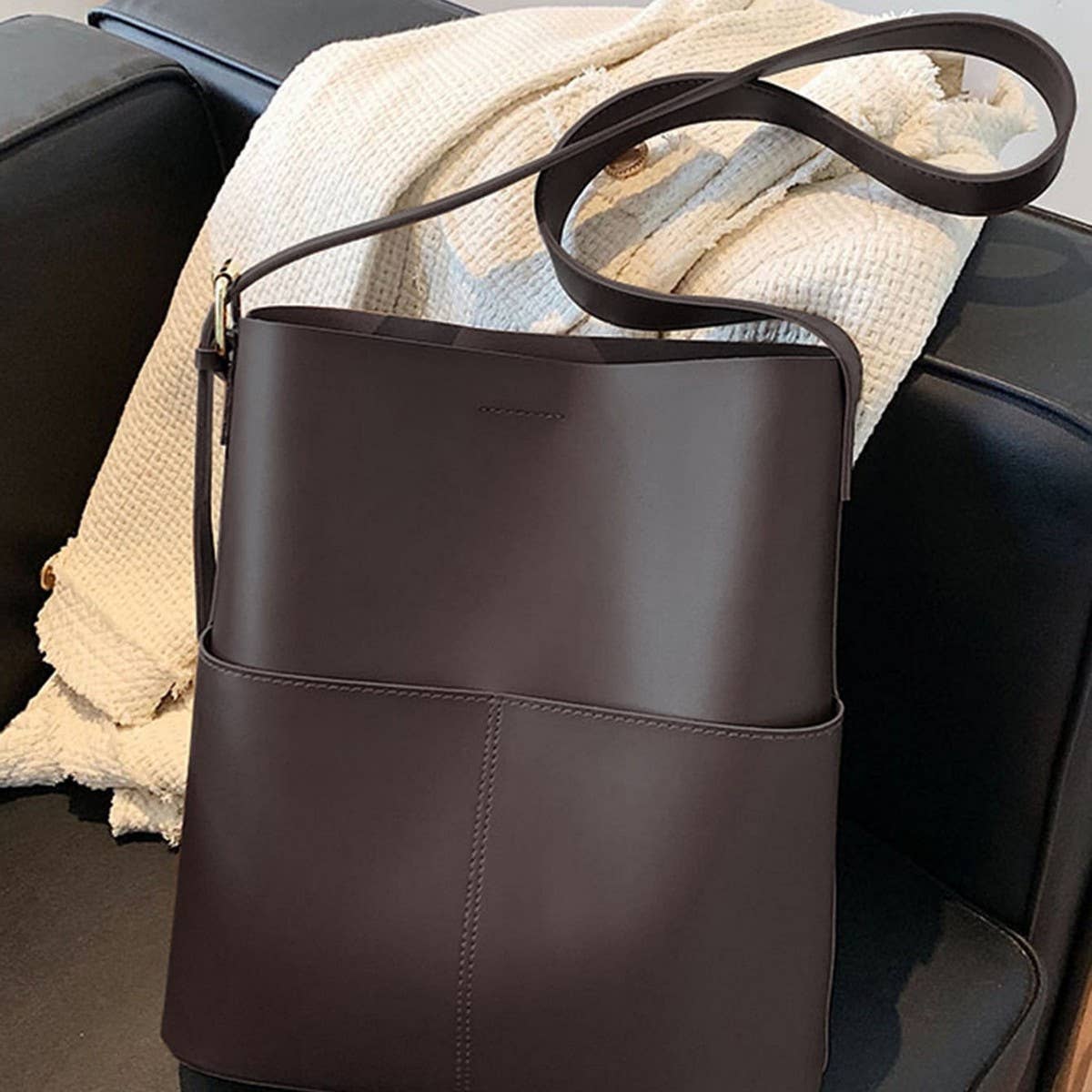 NINEXIS - Wholesale Shoulder Bag - Women's - CWAB4829_SIMPLE LARGE CAPACITY BUCKET SHOULDER BAG3