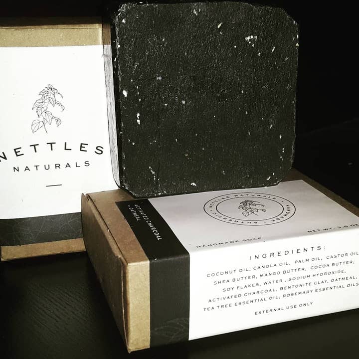 Aktivkohle und Haferflocken für den Großhandel von NETTLES NATURALS