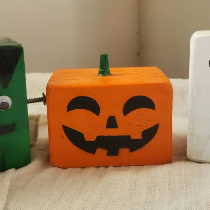 Halloween Collection Decorations for wholesale by Fiddler's Green Wood Working