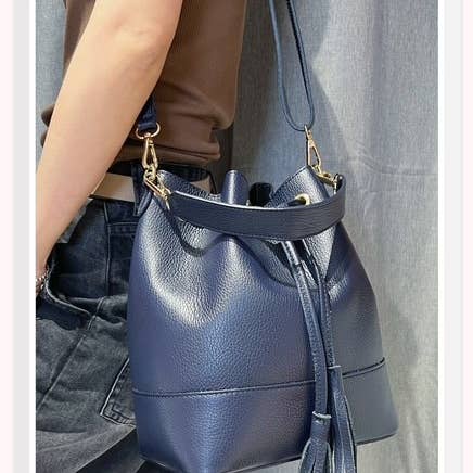 Z et Z - Wholesale Shoulder Bag - Women's - Large grained leather bucket bag 2026115