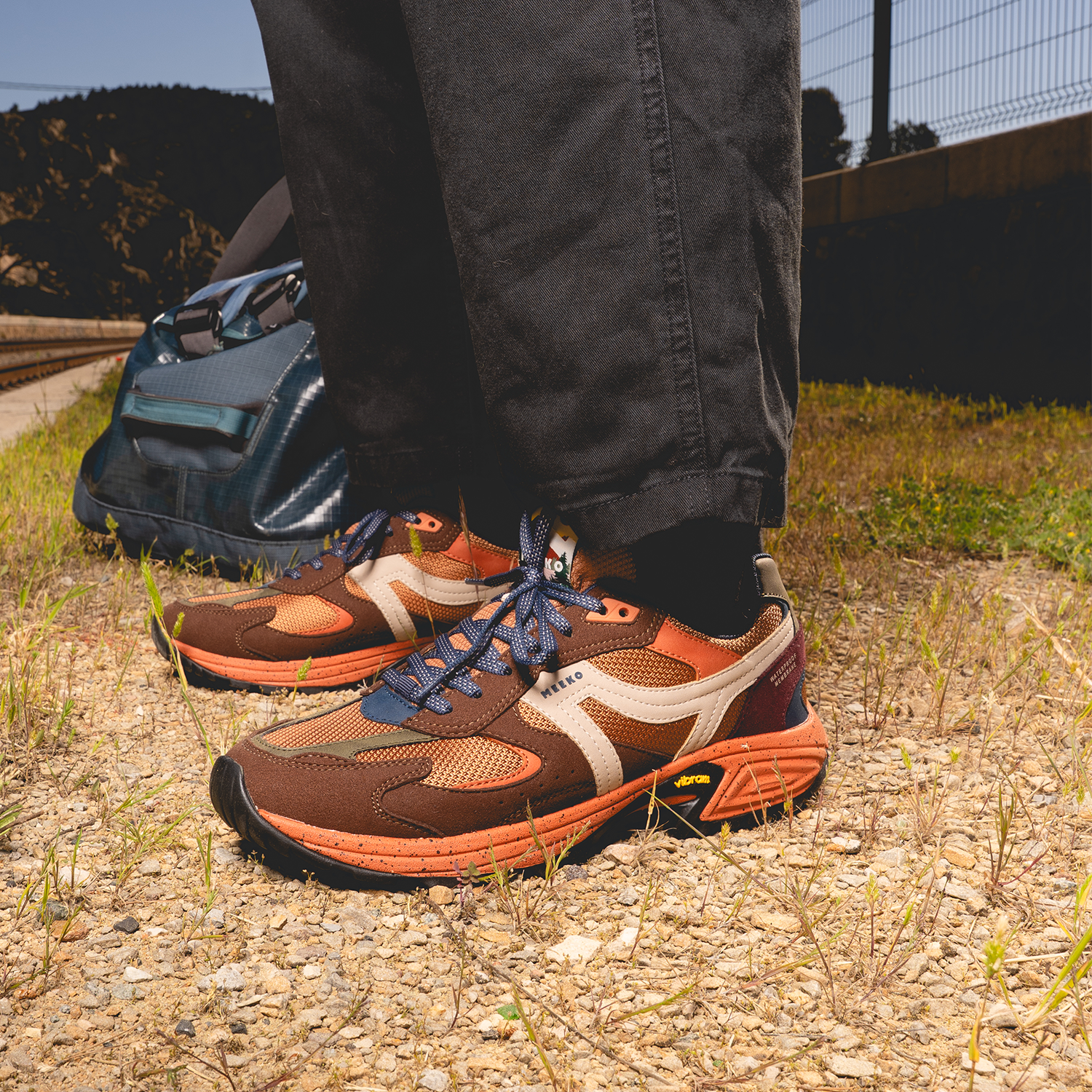 MEEKO - Wholesale Sneakers - Dames - CAPRA - AARDE - TECHNISCHE EN DUURZAME MANDEN4