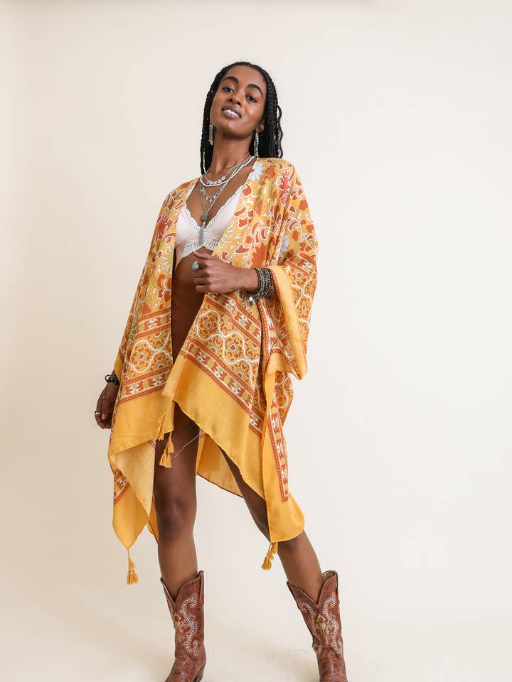 Kimono ligero marroquí con borlas – versátil y con estilo para venta al por mayor de Leto Accessories