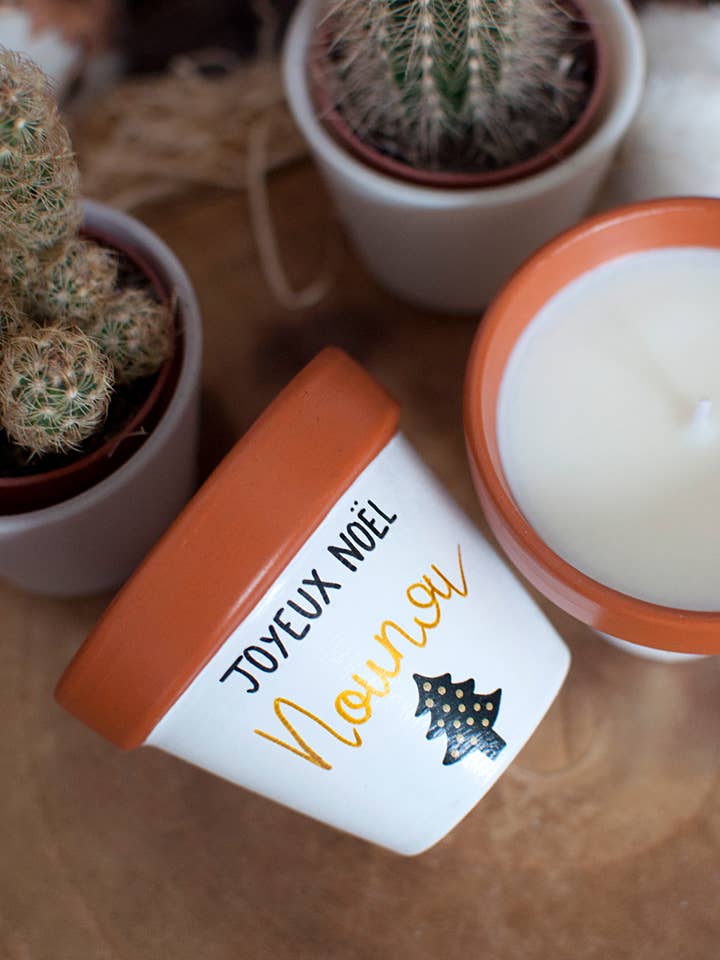 Two-tone terracotta candle 8 cm: Merry Christmas for wholesale by Happypots.fr