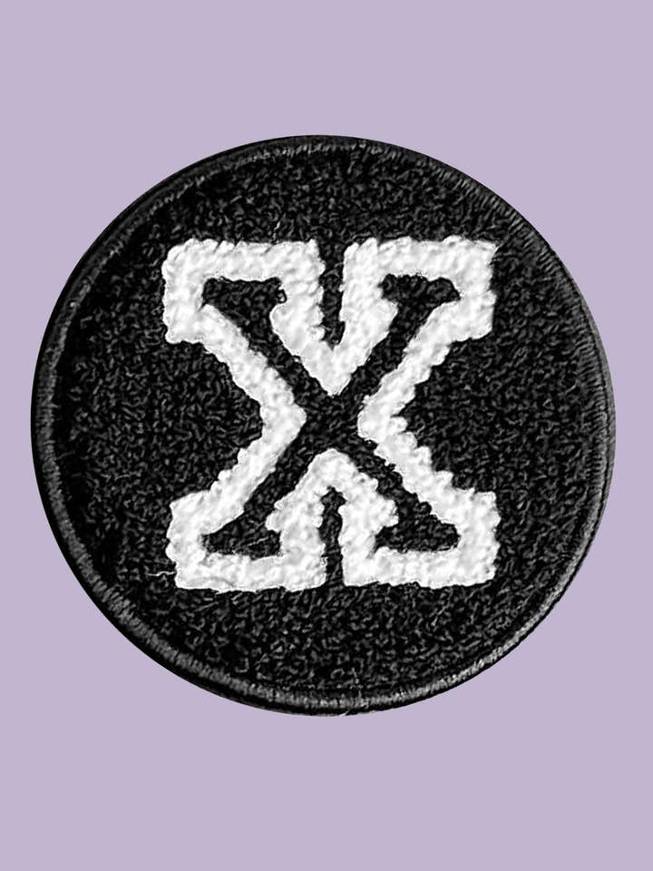 Klettverschluss-Anfangsbuchstabe-X-Aufnäher für den Großhandel von WOOLF WITH ME®