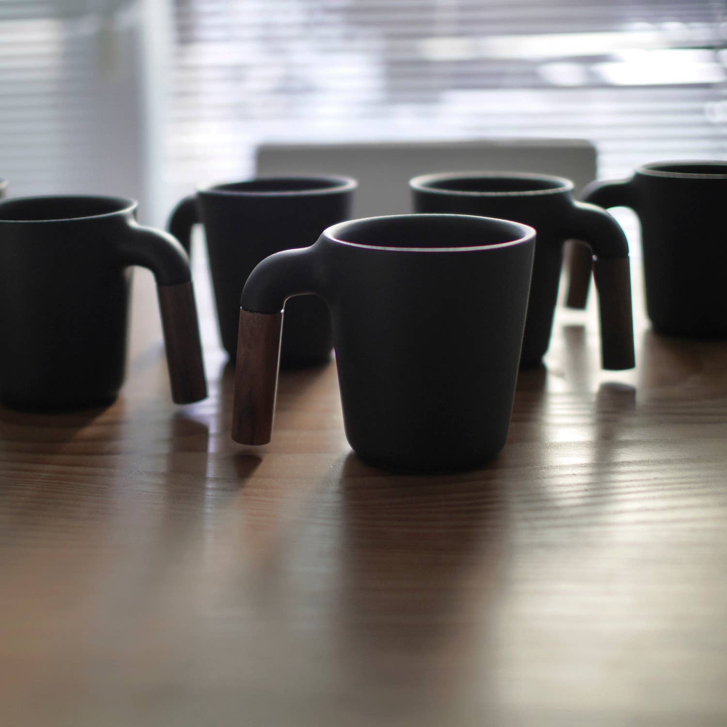 HMM - Wholesale Coffee Mug - Mugr Charc4