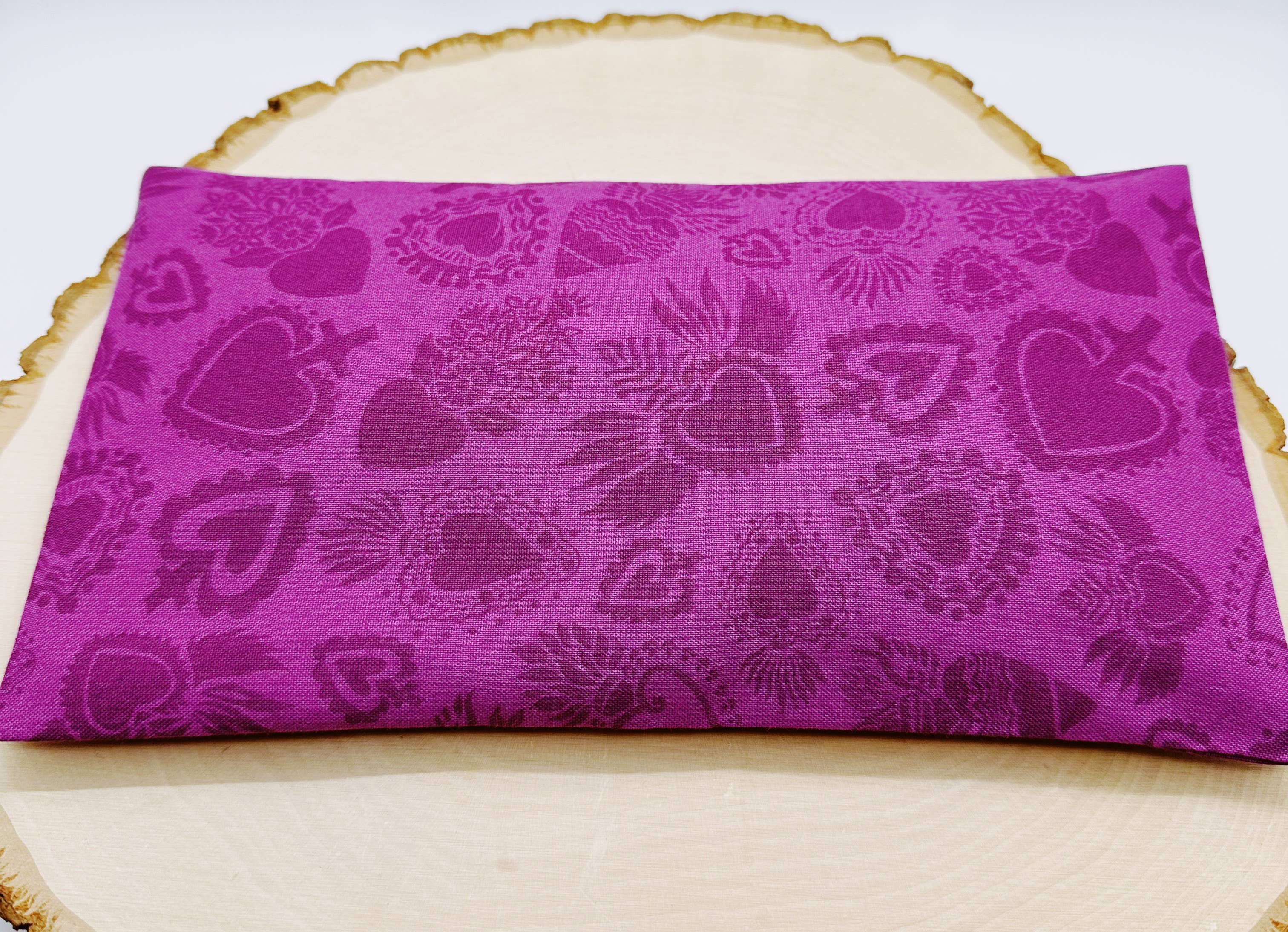 Wellness & Oils - Venta al por mayor Cojín de spa/terapia - Almohada para Ojos de Lavanda con Funda Lavable-Corazón Eterno Púrpura1