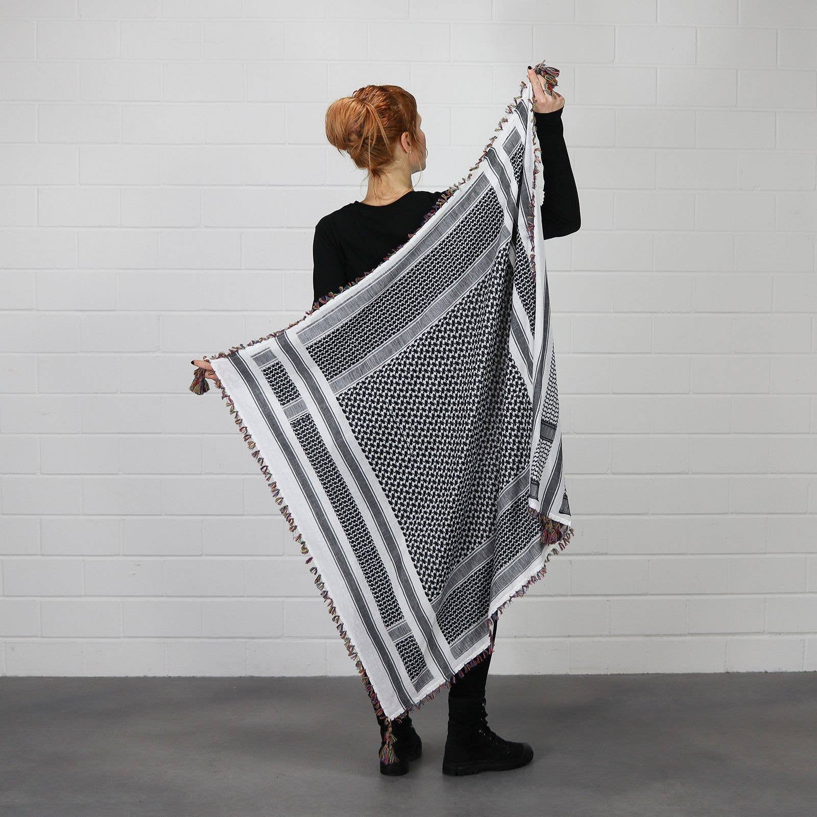 Tribal Trade GmbH – wholesale Scarf – Unisex – Palituch Desert Premium - White - Black - Fringe8