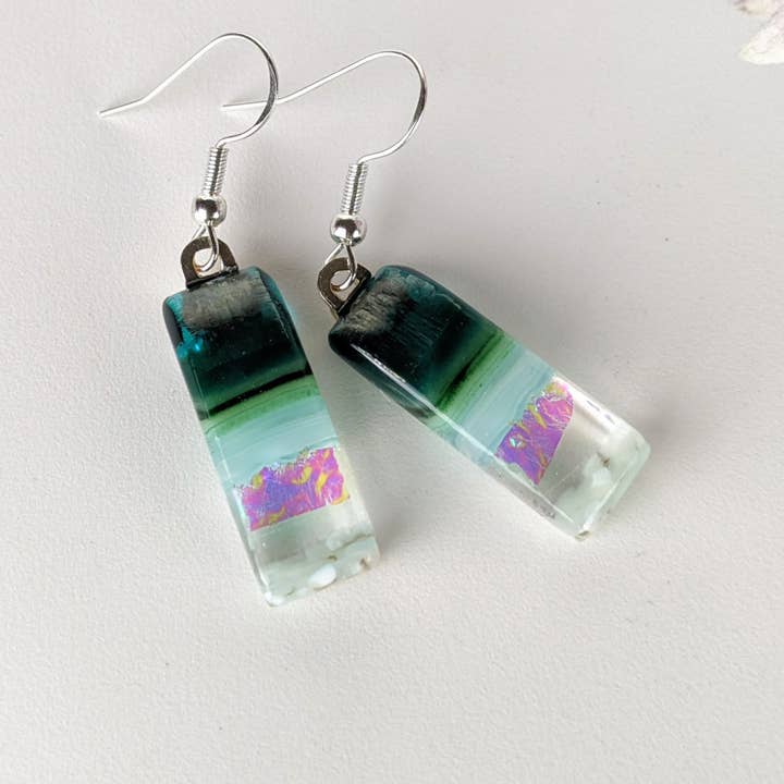 Alcala Designs - Wholesale Dangle Earrings - Alcala Aquascape 1.0 Peacock Shimmer Beach
Dangle Earrings