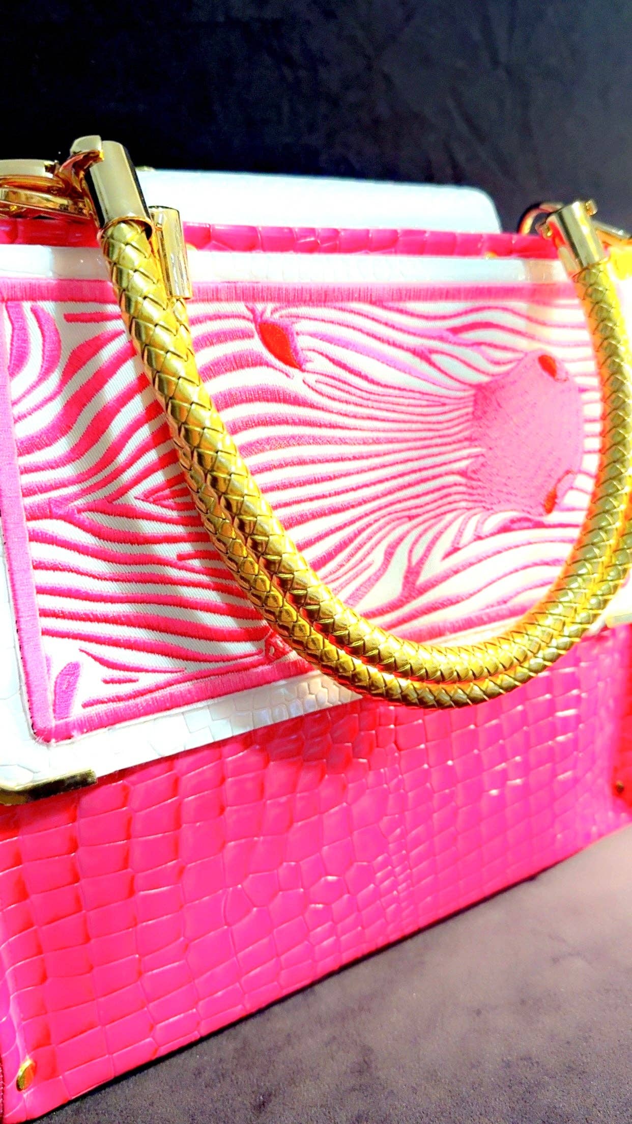 Soderena Designs - Vente Sac à main avec poignée sur le dessus – femme - ÉPUISÉ Sac à main Série Signature Soderena #8.010