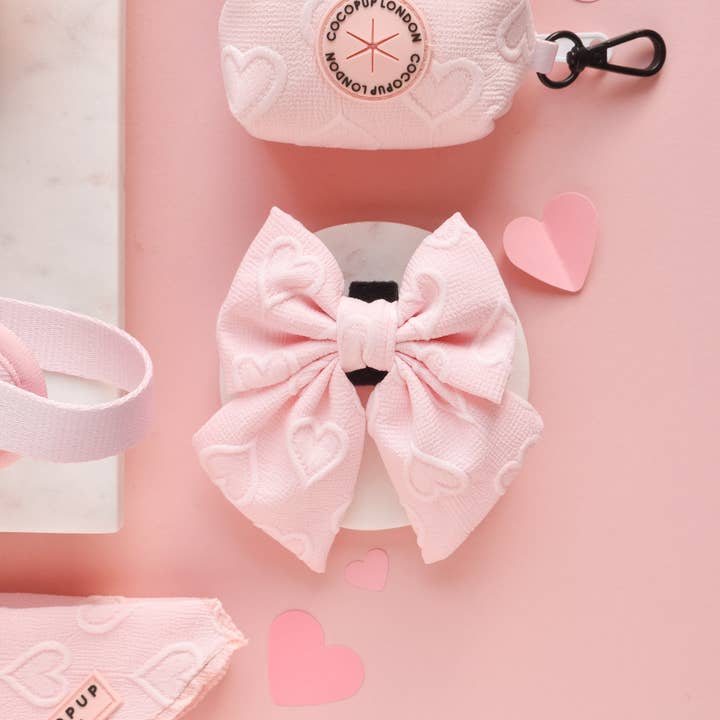 Gravata Bow Sailor Luxe - Baby Pink Heart por atacado de Cocopup London