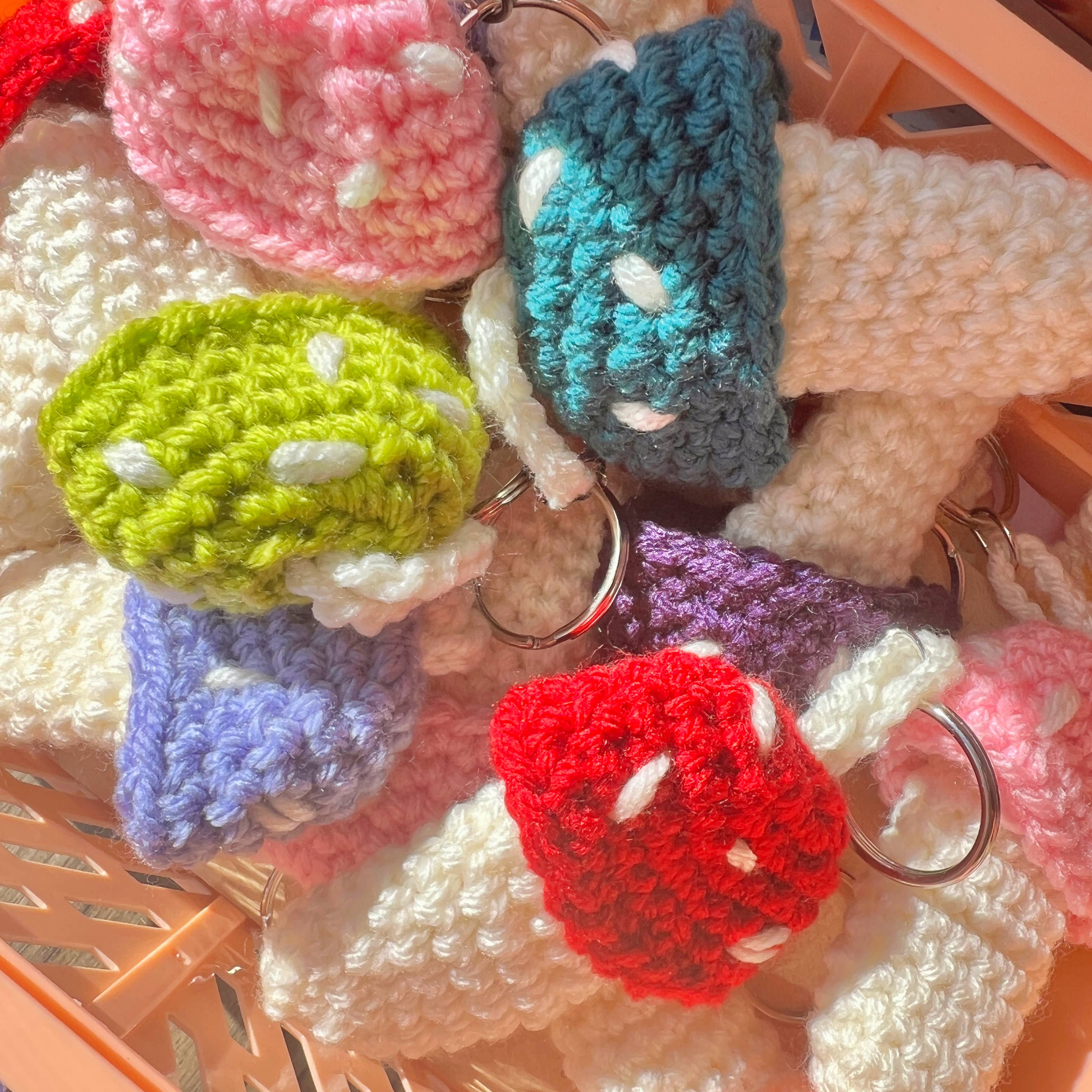 The Cozy Tangerine - Vente Porte-clés – femme - Porte-clés champignon | Briquet au crochet et porte-baume à lèvres20