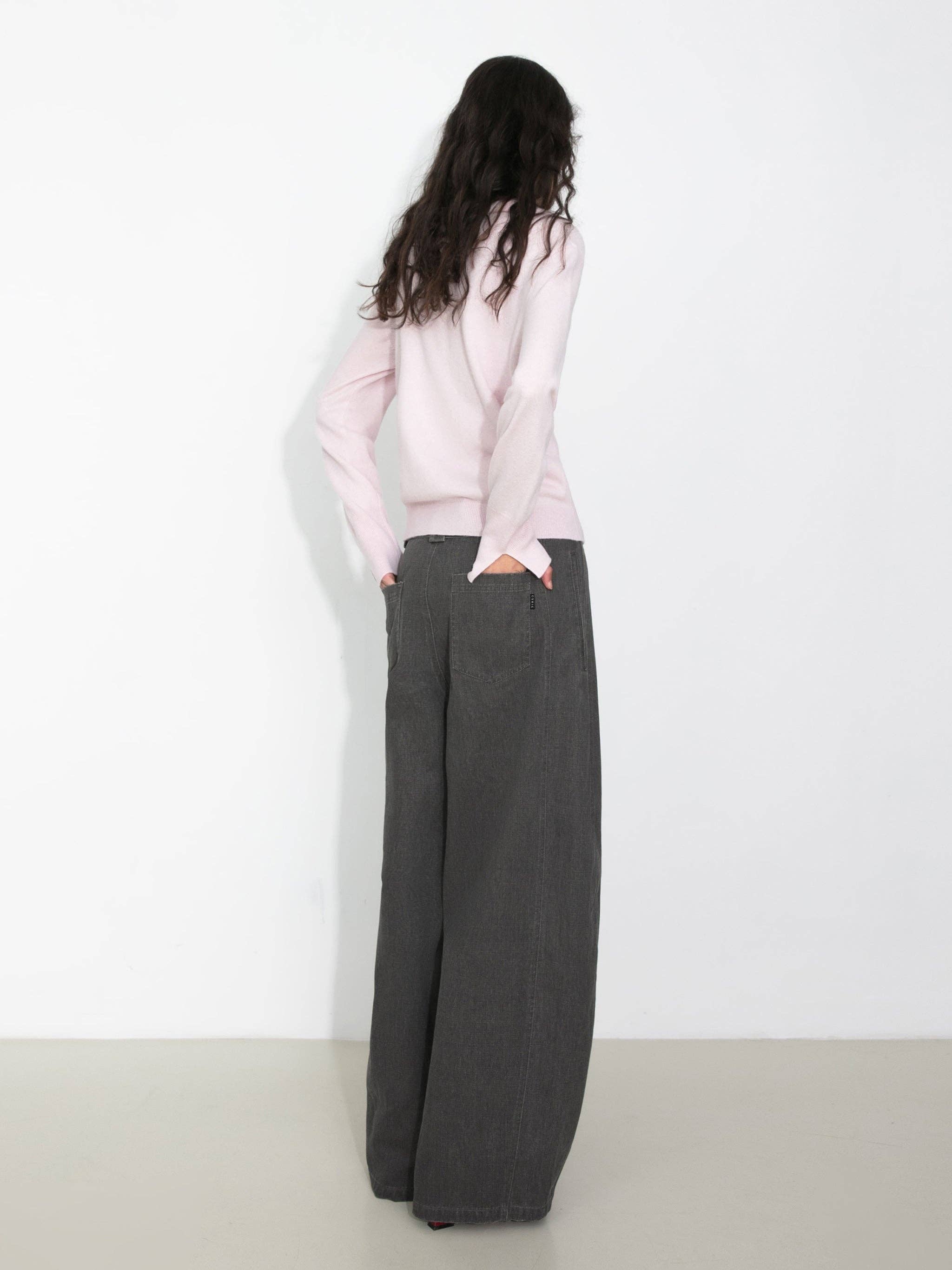 CUBIC - Vendita all'ingrosso Jeans - Donna - Pantaloni di jeans a gamba affusolata con cintura larga9