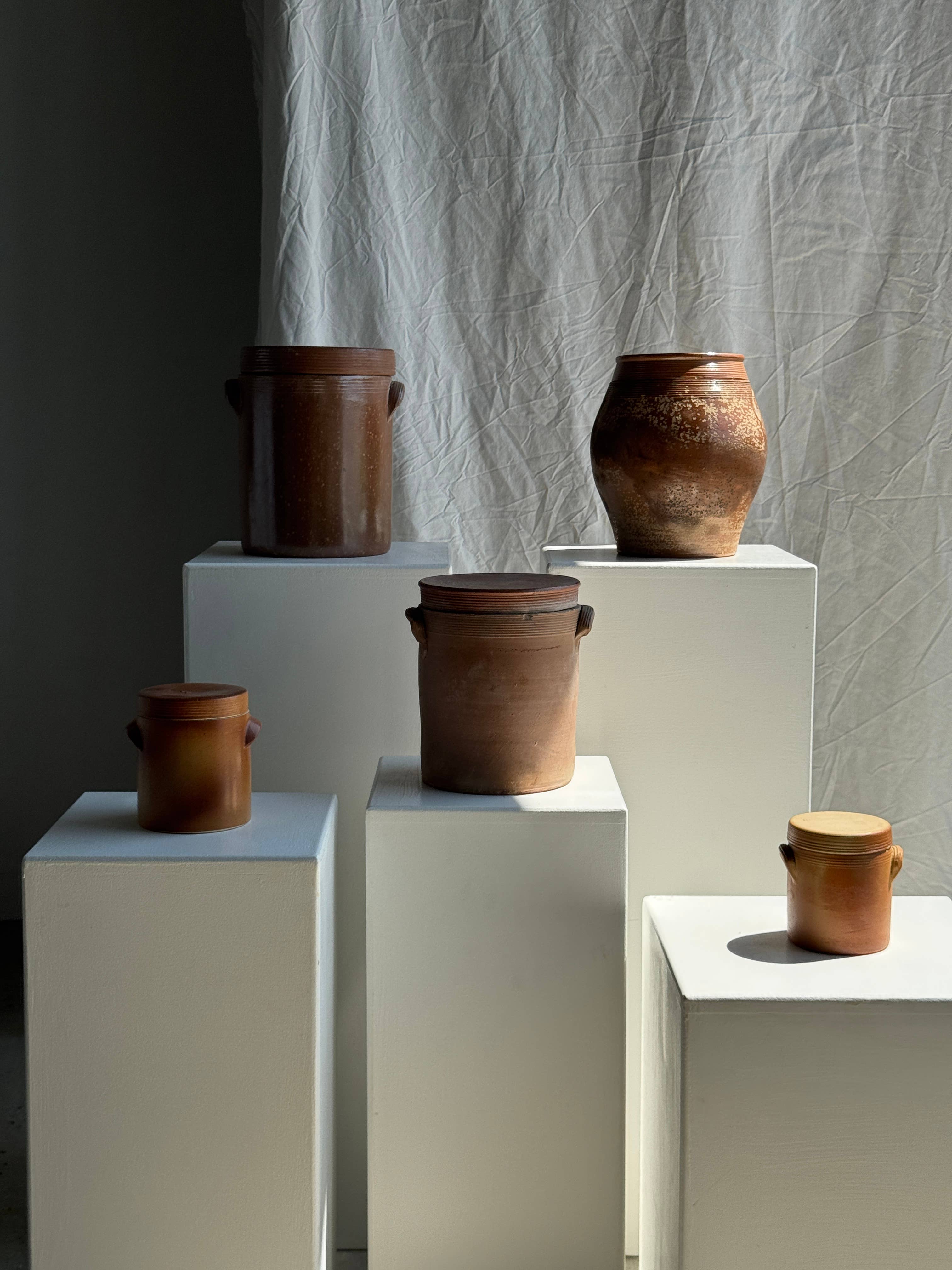 Office Objets – Großhandel Blumentopf – Großer ovaler Steinguttopf mit Deckel H2414